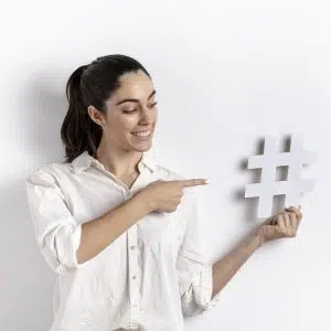 Geradores de hashtag: Conheça as Melhores Opções Os geradores de hashtag são uma ferramenta que pode ajudar a organizar e publicar conteúdos em suas redes sociais. Ela funciona como um código de barras dentro do Instagram, por exemplo, e permite que os usuários enviem conteúdo para essa frase específica. Atualmente, as hashtags podem ser geradas automaticamente ou manualmente. Veja algumas das melhores opções para geradores de hashtags no mercado. O que são geradores de hashtag? Os geradores de hashtag são aqueles aparelhos que permitem oferecer publicações para os seguidores necessários que estão usando uma hashtag. Eles podem ser encontrados em diversas marcas do mercado, mas os principais players são o Twitter e o Instagram. Os benefícios dos geradores de hashtag estão relacionados às suas funcionalidades básicas: eles tornam possível criar um perfil completo sobre a atividade do usuário, incluindo os hashtags utilizados; facilitam a busca por hashtags pelo usuário; além disso, podem fornecer uma visibilidade maior para as postagens com hashtags associados. Este tipo de aplicativos são úteis para os profissionais que buscam promoções específicas para seus seguidores ou para atrair novos usuários. Por exemplo, o Instagram oferece uma ferramenta chamada Promoção de Hashtag para ajudar os utilizadores a criarem publicações com hashtags específicas. Além dele, existem também aplicativos que permitem criar perfis e campanhas relacionadas a hashtags. Entretanto, estes aplicativos não oferecem os benefícios básicos dos geradores de hashtag. Por isso, é importante ter um bom entendimento sobre as funcionalidades dos diferentes tipos de geradores de hashtag para saber quais são os melhores para você. Qual é a diferença entre os geradores de hashtag? Os geradores de hashtag podem ser divididos em dois grupos: os que oferecem funcionalidades básicas e os que oferecem benefícios adicionais. Os geradores básicos oferecem as funcionalidades básicas, enquanto os geradores com benefícios adicionais fornecem outras funcionalidades, como a criação de perfis e campanhas relacionadas à hashtags usadas. Os geradores com benefícios adicionais podem oferecer a criação de perfis, a geração de dados sobre os usuários que usam as hashtags, além da monitoração do ritmo de uso das mesmas. Os geradores básicos oferecem apenas a geração de dados. Como o seu uso das hashtags pode afetar o desempenho de uma publicação? Os usuários que querem usar hashtags para seus posts devem fazer suas pesquisas primeiro, pois a escolha certa de hashtags pode ter um grande impacto sobre o desempenho de uma publicação. Aqui estão algumas das melhores opções de hashtags para publicação: #marca, #evento, #marketing, #negócios e #tecnologia. As hashtags podem ajudar a atingir organicamente um público mais amplo, e podem ajudar a impulsionar um maior envolvimento com seu conteúdo. Entretanto, o uso de hashtags erradas também pode ter o efeito oposto: se sua hashtag não for relevante para seu artigo ou tópico, ela pode não ser captada pelos usuários, o que significa que suas postagens podem não receber tanta atenção de seguidores potenciais. Ao escolher hashtags, é importante ter em mente tanto o tópico geral de seu artigo quanto os hashtags específicos que são relevantes para seu público-alvo. Se você não tiver certeza sobre quais hashtags usar, é sempre uma boa ideia consultar um especialista em mídia social. Os hashtags também podem ter um impacto nos rankings dos mecanismos de busca. Portanto, é importante ter certeza de que você está usando os adequados para sua publicação e público-alvo. Para exemplificar a eficácia , No livro Estratégias Gratuitas de Marketing Digital o autor Danilo H. Gomes, diz que o seu uso pode fazer com que as as Hashtags possam levar seu conteúdo para mais perfis e completa com a seguinte afirmação: " Você pode expandir significativamente o alcance da sua postagem sem muito esforço". Algumas outras coisas a ter em mente no uso das hashtags são: * Certifique-se de que seus posts são relevantes para a hashtag - usar uma hashtag que não seja relevante para seu artigo pode não ser eficaz Escolha hashtags que sejam populares para seu público-alvo - se você estiver visando uma indústria específica, por exemplo, certifique-se de que as hashtags populares para essa indústria sejam incluídas em sua seleção de hashtag * Certifique-se de que suas hashtags sejam usadas corretamente - o uso de muitos ou poucos caracteres pode causar problemas aos usuários que procuram suas mensagens, cuidado ao usar imagens com hashtags - se a sua imagem inclui uma hashtag, certifique-se de que ela também esteja incluída no título * Monitorar o desempenho de seu hashtag - é importante verificar se seus hashtags escolhidos estão sendo usados por outros e, se for o caso, engajar-se com eles nas mídias sociais. Hashtags podem ser uma ferramenta poderosa para blogueiros, editores e influenciadores, mas precisam ser usados corretamente a fim de ter o impacto mais positivo. Se você não tem certeza de como usar hashtags ou quais hashtags usar para sua publicação, consulte um especialista em uma agência de marketing digital. DICA HASHTAG MARKETING DIGITAL: Não use hashtags que você não seja capaz de manter atualizados. Isso pode resultar em perda de seguidores e um menor envolvimento com o tema da publicação. Os principais tipos de geradores de hashtag As hashtags são uma ferramenta de comunicação muito utilizada nos últimos anos. Elas podem ser usadas para marcar um assunto no Twitter ou Instagram, por exemplo, e depois ser analisado em outros sites ou redes sociais. Embora essa seja uma possibilidade interessante, é importante saber cuidar do uso das mesmas para não prejudicar o desempenho da publicação. A primeira coisa a considerar é qual é a estratégia do seu negócio para promover os produtos e serviços. Se for usar hashtags específicas para cada categoria de clientes, por exemplo, isso pode dar certo. Caso contrário, talvez seja melhor evitar as hashtags e focar apenas nas palavras-chave que identificam o assunto da publicação. Além disso, é importante lembrar que os seus usuários podem estar usando outras hashtags para acompanhar o que você está falando. Alguns dos principais tipos de geradores de hashtag são: Hashtagfy É um serviço gratuito (que também tem sua versão paga) que permite criar hashtags em qualquer momento. Você pode usar este recurso para criar hashtags de produtos, eventos, países etc. A ferramenta é feita em resposta às necessidades de uma ampla gama de usuários, incluindo os profissionais que buscam economizar tempo e ajudar a divulgar seus conteúdos. Além de hashtags, o hashtagfy permite criar perfis em sua conta, publicar vídeos e mensagens, se inscrever em eventos, participar de concursos e realizar pesquisas. A ferramenta é tão completa que ela possibilita ao usuário a chance de fazer análise de diferentes hashtags de maneira rápida e precisa, oferecendo dados de índice de popularidade, hashtags relacionadas e as tendências do momento. Ritetag Quer obter sugestões instantâneas de hashtag para imagens e textos no desktop e no celular? O Ritetg é um gerador de Hashtag que oferece suas pesquisas com base no engajamento dessas palavras chaves em tempo real. Ele te oferece opções para ser usado no seu navegador ou através de uma expansão para ferramentas como o twitter, Instagram, Latter, Buffer e muitos outros. O seu funcionamento é bem simples: Após uma análise no seu texto ou imagem, a ferramenta vai gerar hashtags que são relevantes para aquele conteúdo. Ele também oferece relatórios sobre o uso de uma(ou várias) Hashtags e como está o seu rendimento em períodos determinados. Agora uma dica: A ferramenta é incrível, mas como usamos os portugues para nos comunicar, às vezes aparecem algumas palavras para o mercado estrangeiro, o que não deve ajudar muito na categorização. A nossa sugestão é sempre conferir antes de enviar, afinal queremos ser os mais certeiros possíveis, certo? Vale lembrar que, além da versão para computadores, esse gerador de hashtag está disponível para Android e iOS. Photerloo Se eu te disser que além de o Photerloo ser um dos geradores de hashtag mais populares, ele também é plataforma para publicação de fotos, você acreditaria? Sim, isso é extremamente possível. Com ele você pode postar aquela sua foto em diferentes redes sociais, mas antes ele faz uma análise da sua imagem e oferece algumas dicas de hashtags. Simples e fácil, basta fazer o upload da sua foto e dentro de instantes você terá o resultado. Muitas das agências de marketing digital têm usado o Photerllo no seu dia a dia para a gestão de redes sociais, afinal ele oferece uma solução diferente e específica no seu uso de hashtag em imagens. Ingramer A inteligência artificial (IA) já chegou para os geradores de hashtag! O Imgramer é uma ferramenta que permite a procura de tags através de um link, foto ou uma palavra-chave. Parece loucura? Mas não é! Em uma simples sugestão que você oferece ao programa, ele te retorna com opções eficazes para as suas publicações. Daily Purpose Esse aqui tem um jeito bem simples, porém certeiro na procura das hashtags perfeitas. No Daily Purpose, basta apenas colocar a palavra chave que você deseja e o programa já fornece uma lista de opções para ser analisada, daí basta escolher as melhores para as suas publicações A interface é algo simples e bem intuitiva, tipo um cartão de visitas criativo onde o design digital combina com a inovação. Além disso possui um sistema de relatórios que permite ver os últimos resultados do seu uso. O Daily Purpose é um boa opção entre os geradores de hashtag e tende a contribuir muito no seu posicionamento online. As melhores opções para seu negócio As redes sociais tornaram-se a principal ferramenta de comunicação do mundo moderno. O uso das hashtags para gerar um bom posicionamento em busca de seus objetivos é uma das principais estratégias usadas por esses sites. Para quem quer saber qual são as melhores hashtags para seu negócio, tenha sempre em mente o uso dos geradores de hashtags para engrandecer as suas publicações. Caso ainda tenha alguma dificuldade, procure uma agência de marketing digital para te auxiliar nesse processo.